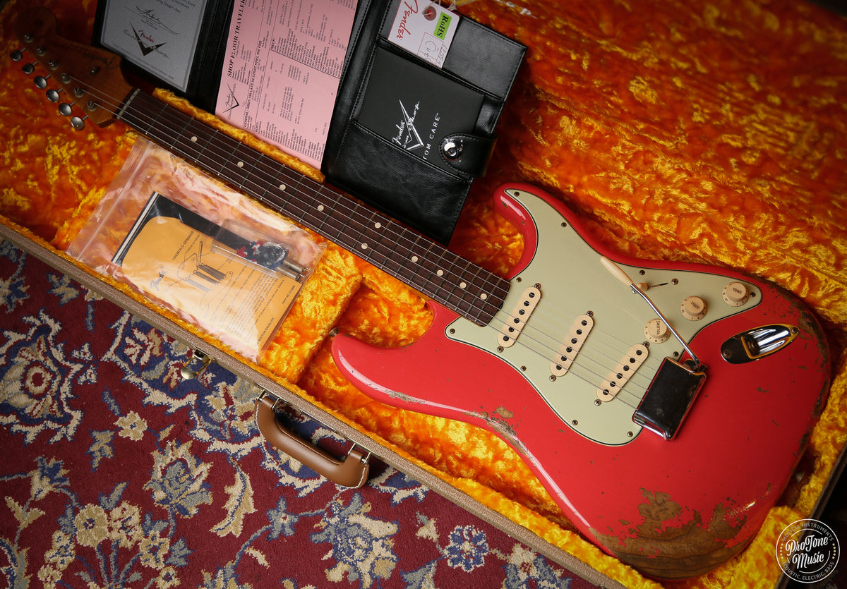 Fender USA Custom Shop 59' Stratocaster Heavy Relic Faded Fiesta Red