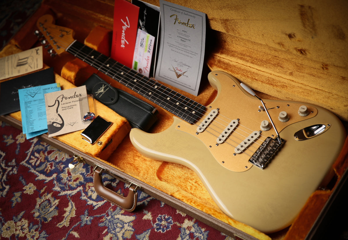 Fender USA Custom Shop 63&#39; Closet Classic Stratocaster Desert Sand Finish - ProTone Music