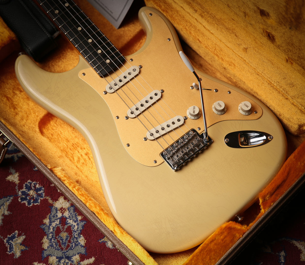 Fender USA Custom Shop 63&#39; Closet Classic Stratocaster Desert Sand Finish - ProTone Music