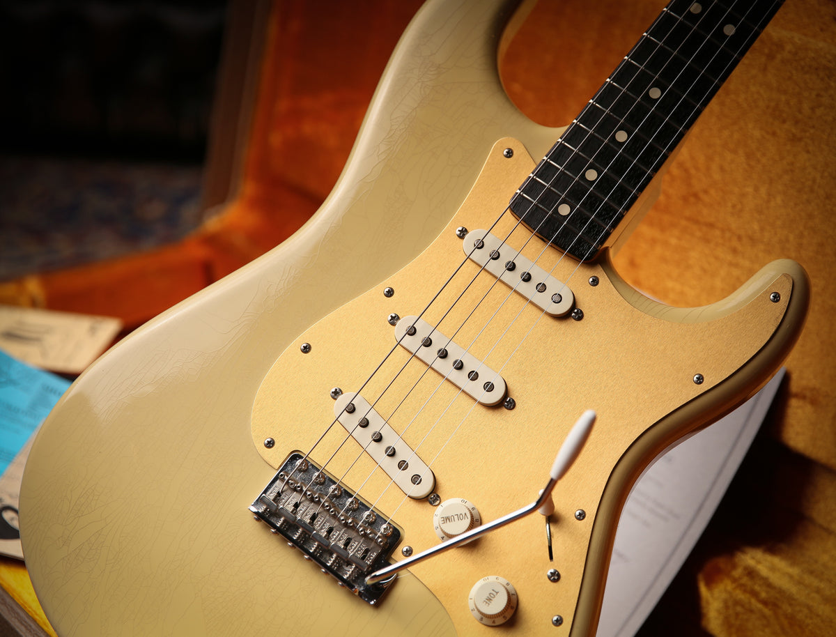 Fender USA Custom Shop 63&#39; Closet Classic Stratocaster Desert Sand Finish - ProTone Music