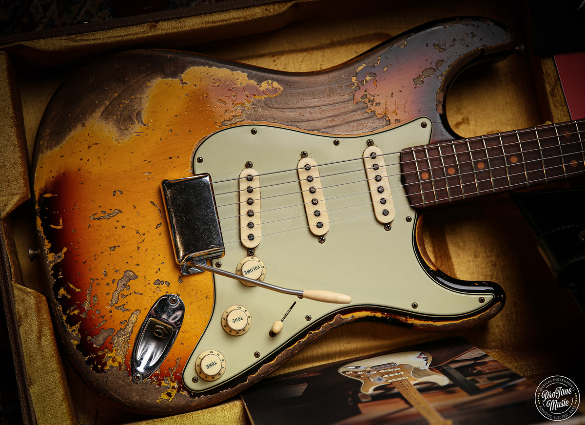 Fender Custom Shop Roasted 61' Stratocaster Super Heavy Relic 3 Tone Sunburst