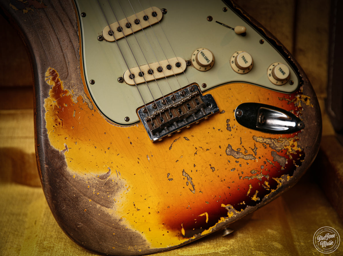 Fender Custom Shop Roasted 61' Stratocaster Super Heavy Relic 3 Tone Sunburst
