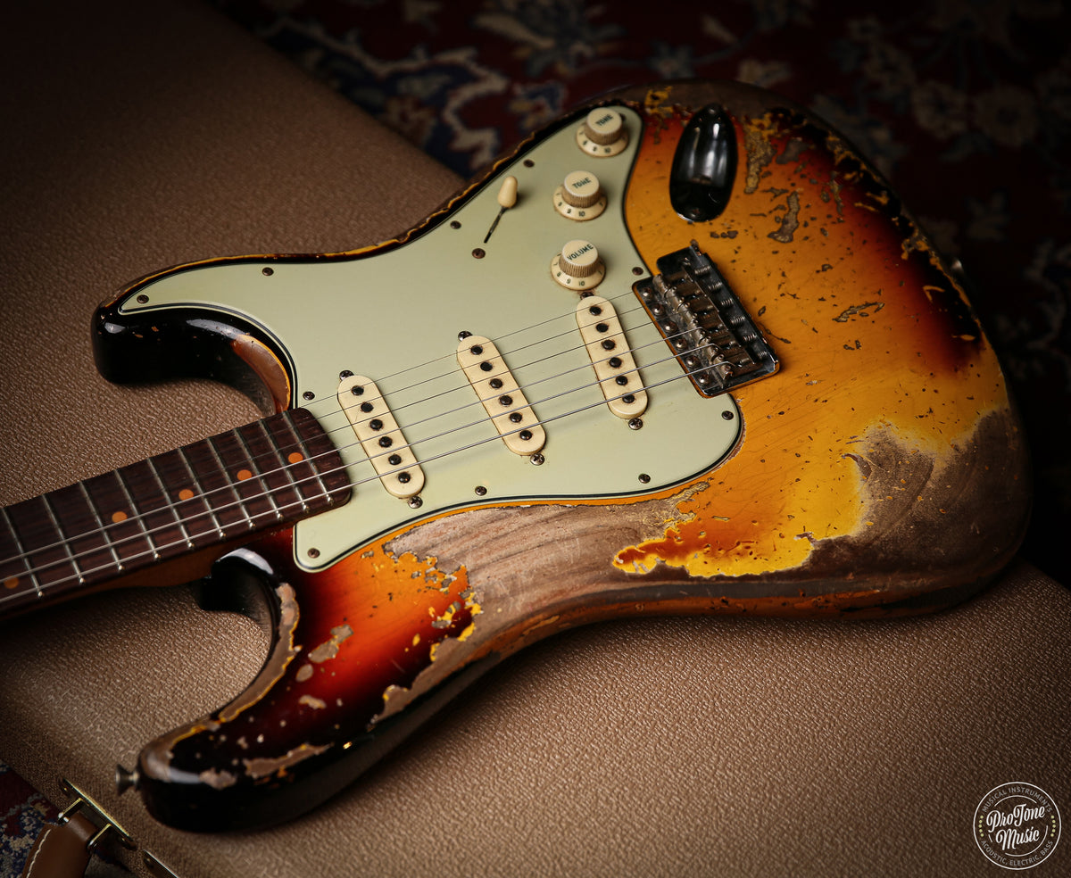 Fender Custom Shop Roasted 61' Stratocaster Super Heavy Relic 3 Tone Sunburst