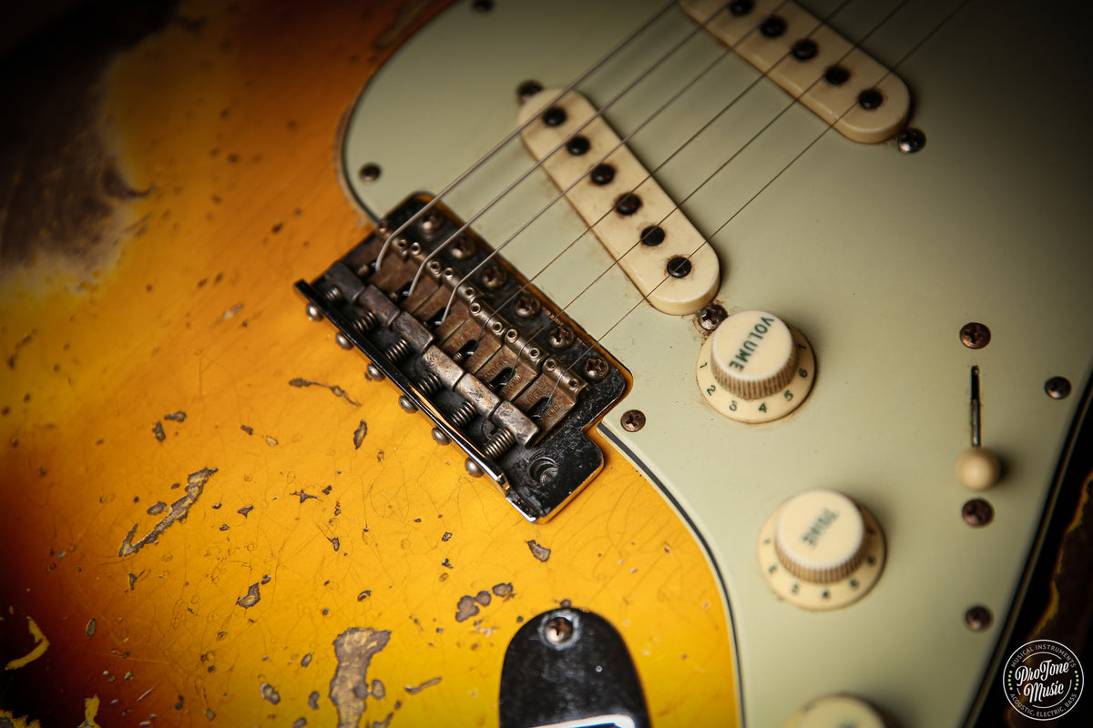 Fender Custom Shop Roasted 61' Stratocaster Super Heavy Relic 3 Tone Sunburst