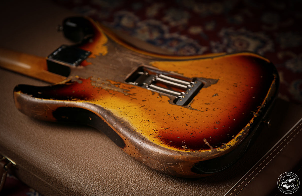 Fender Custom Shop Roasted 61' Stratocaster Super Heavy Relic 3 Tone Sunburst