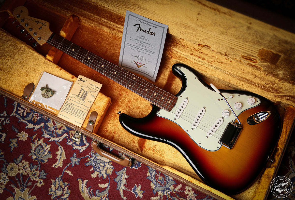 2003 Fender USA Custom Shop 1960 NOS Stratocaster 3 Tone Sunburst