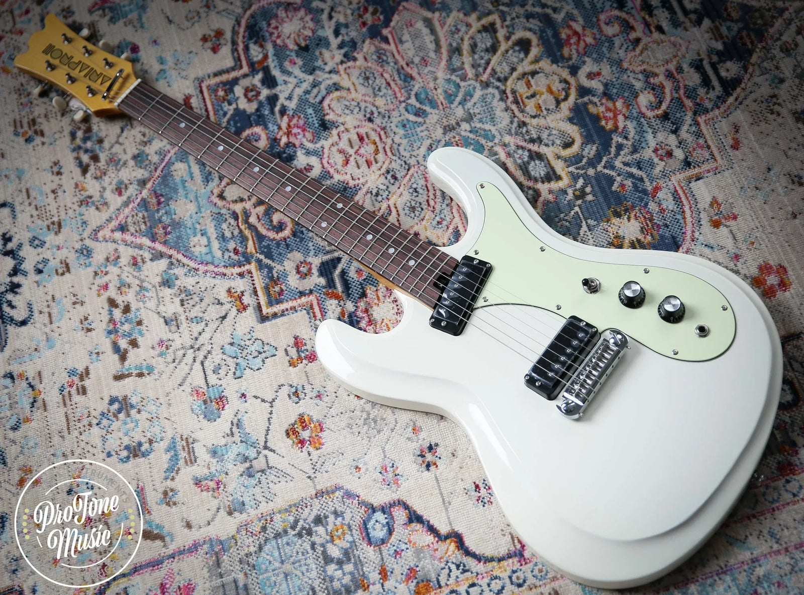 Aria Pro II DM-206 Retro Classics Vintage White - ProTone Music Limited