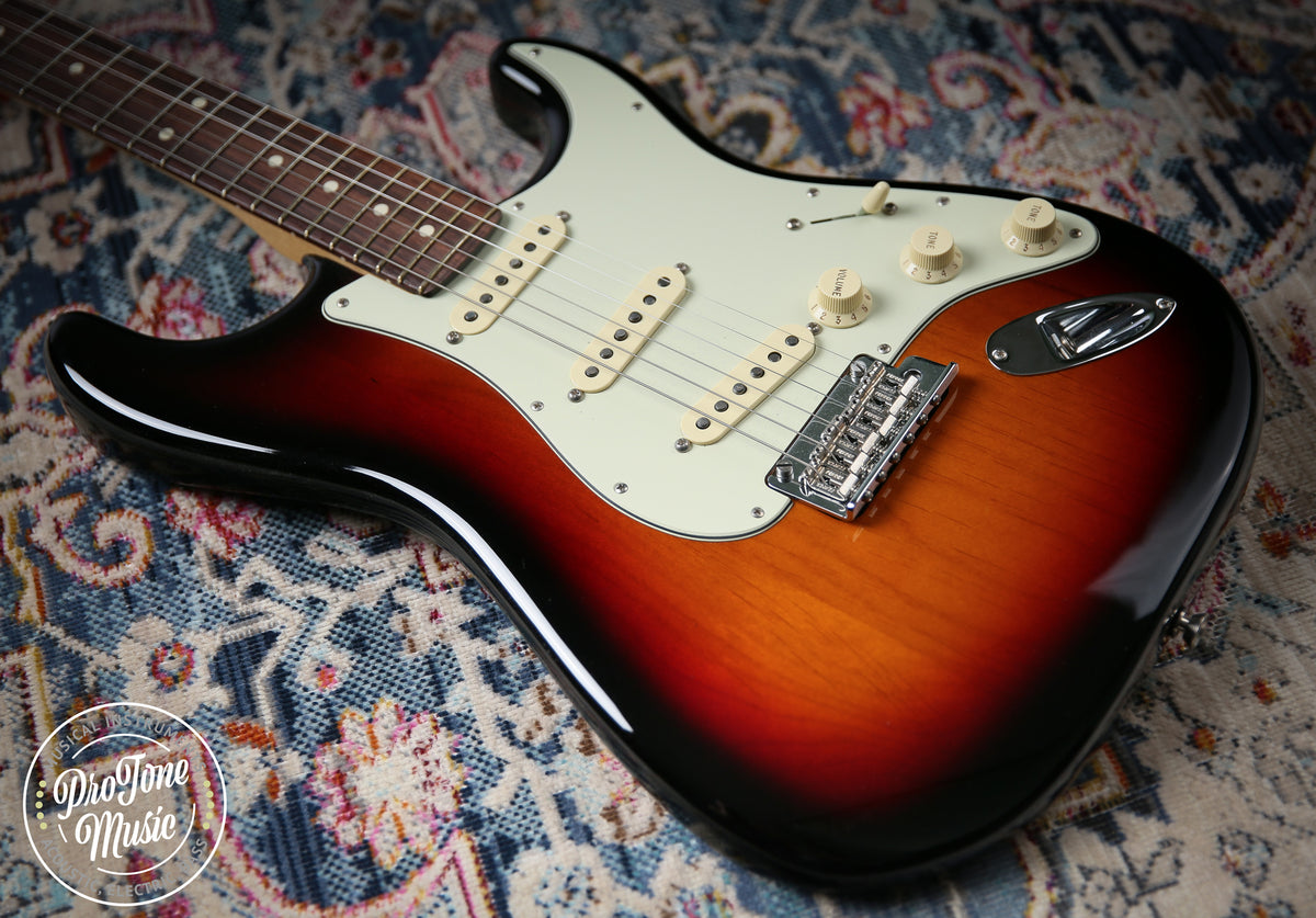 2019 Fender American Professional Stratocaster 3 Tone Sunburst