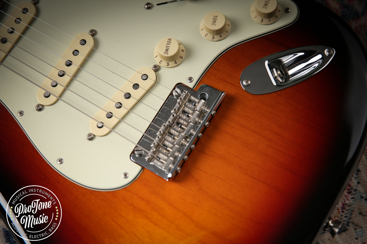 2019 Fender American Professional Stratocaster 3 Tone Sunburst