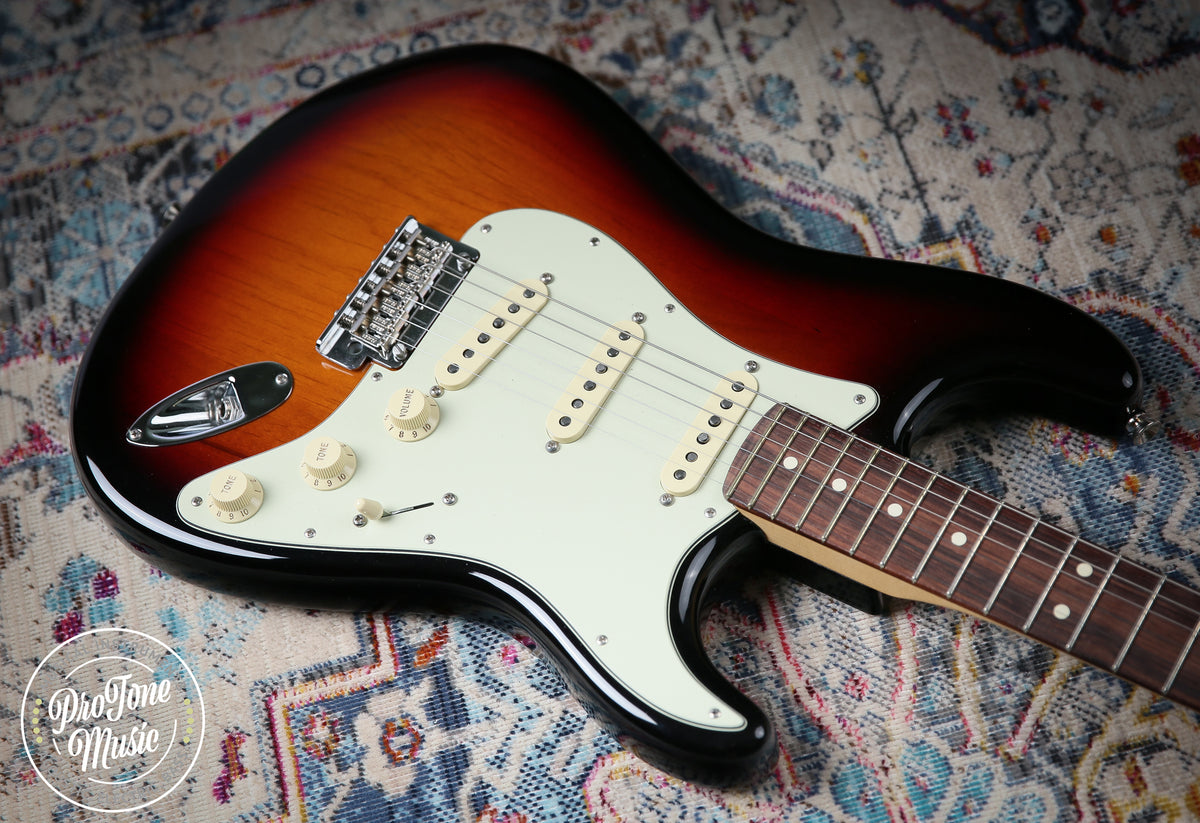 2019 Fender American Professional Stratocaster 3 Tone Sunburst