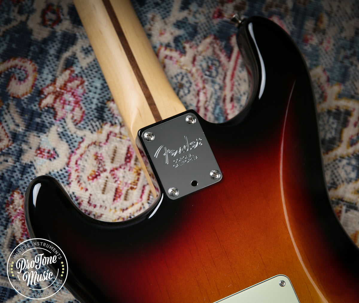 2019 Fender American Professional Stratocaster 3 Tone Sunburst