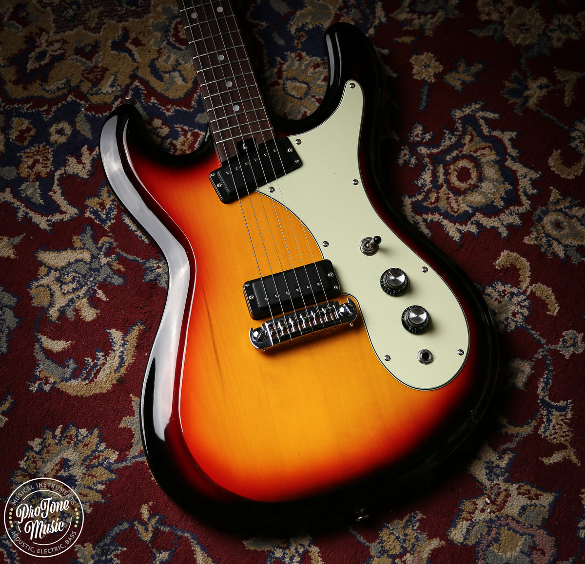 Aria Pro II DM-206 Retro Classics 3 Tone Sunburst