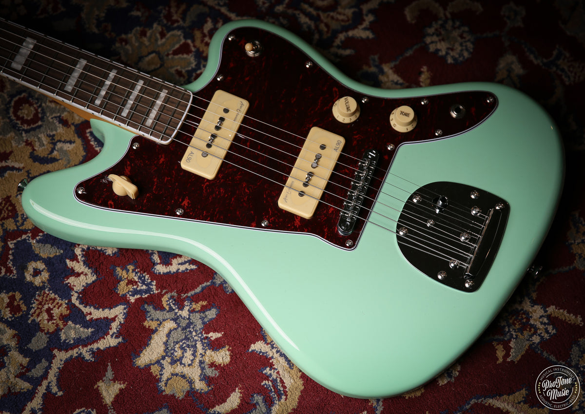 Vintage 30th Anniversary V65 Electric Guitar with Vibrato Ventura Green