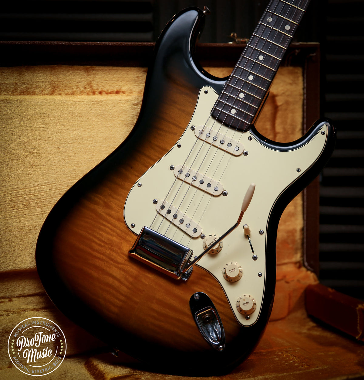 Fender FSR Deluxe American Vintage Player 62' Reissue Stratocaster Two Tone Sunburst