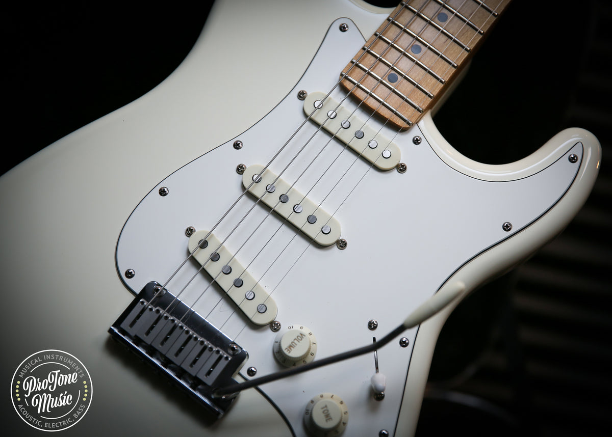 1988 Fender American Stratocaster White