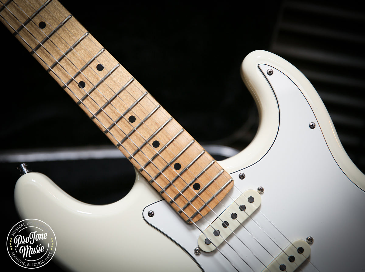 1988 Fender American Stratocaster White