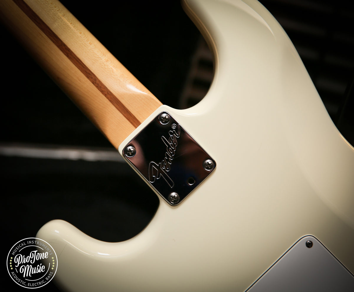 1988 Fender American Stratocaster White