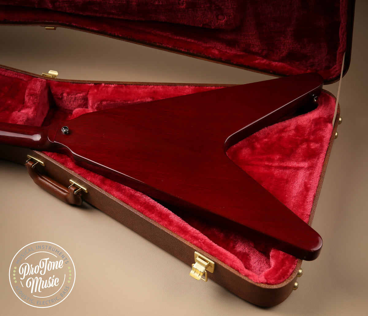 2001 Gibson USA Flying V Cherry Red Fishman Fluence Pickups