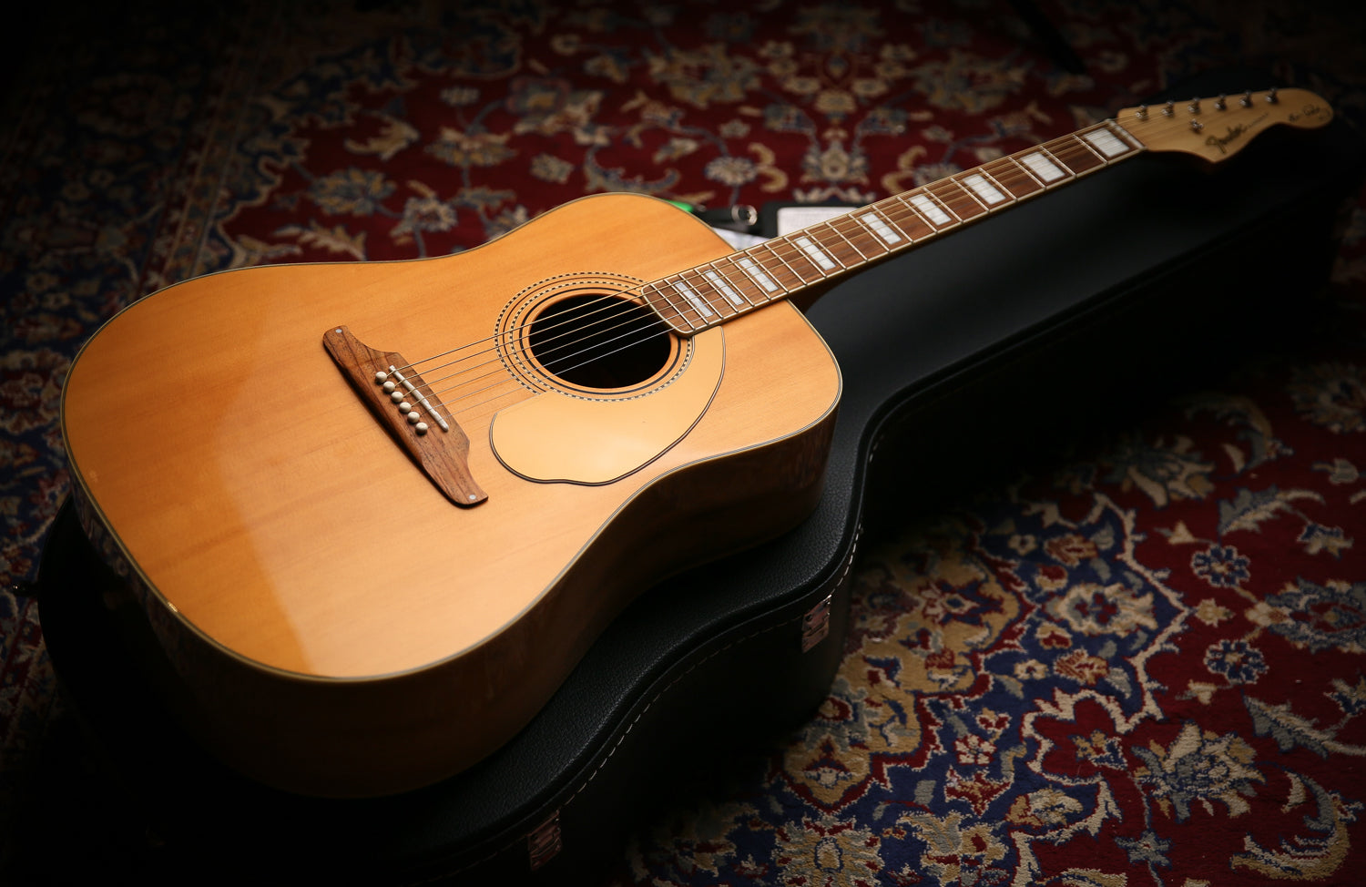 希少美品　Fender Elvis Presley Kingman ケース付き 超レア美品 Fender Elvis Presley Kingman - メルカリ