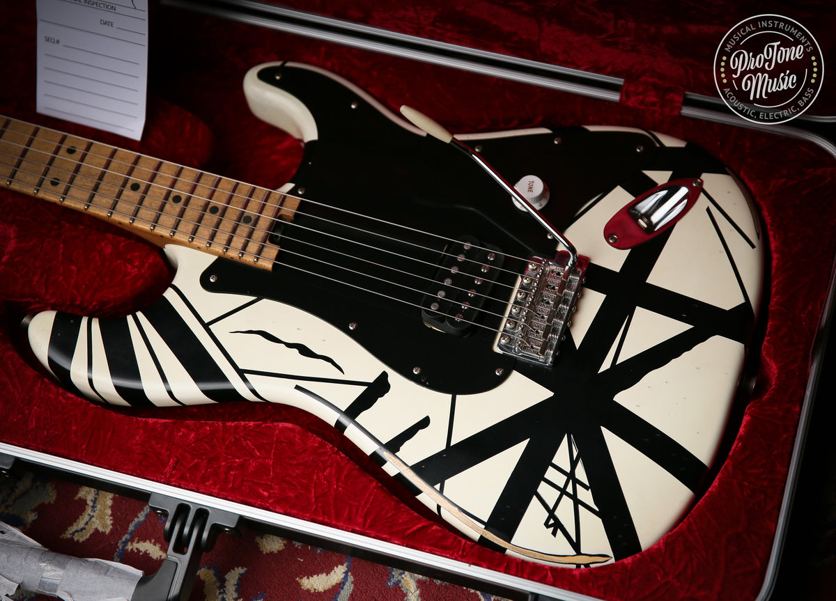 EVH Striped Series 78&#39; Eruption Black &amp; White