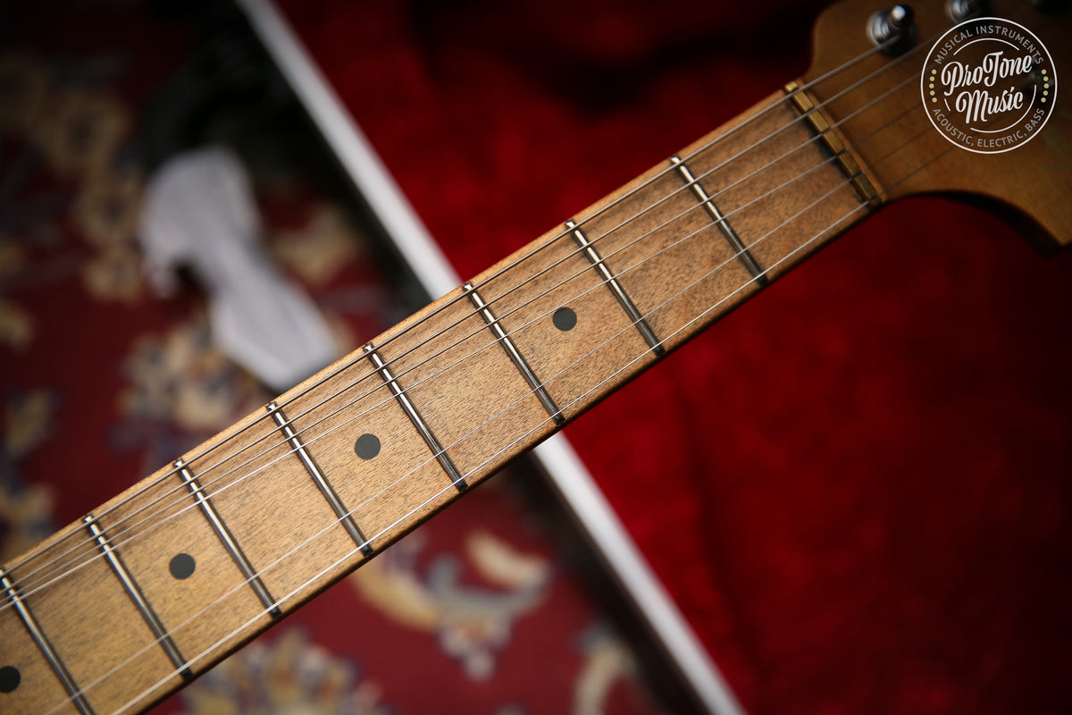 EVH Striped Series 78&#39; Eruption Black &amp; White
