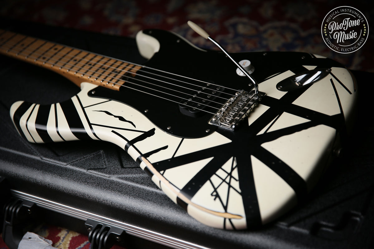 EVH Striped Series 78&#39; Eruption Black &amp; White