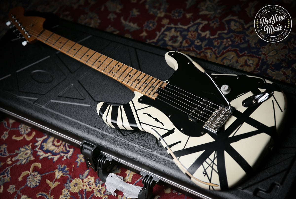 EVH Striped Series 78&#39; Eruption Black &amp; White