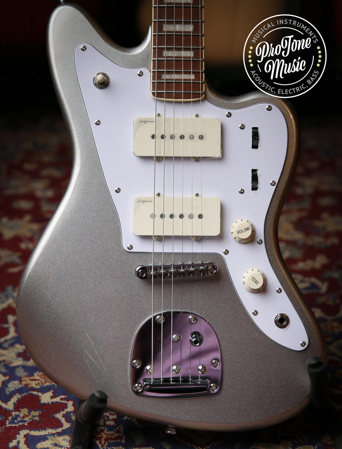Vintage REVO Series &#39;Surfmaster 90&#39; Guitar Metallic Silver