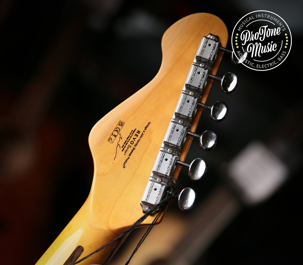 Vintage REVO Series &#39;Surfmaster 90&#39; Guitar Metallic Silver