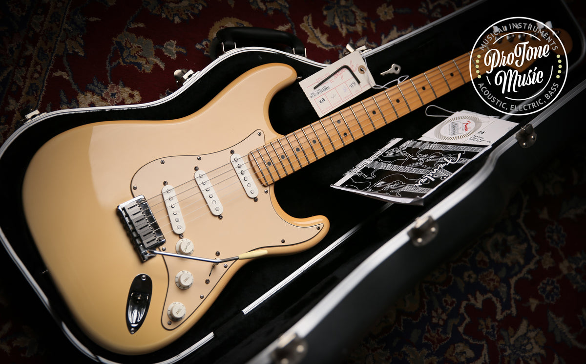 2005 Fender American Standard Stratocaster &amp; Fender Case