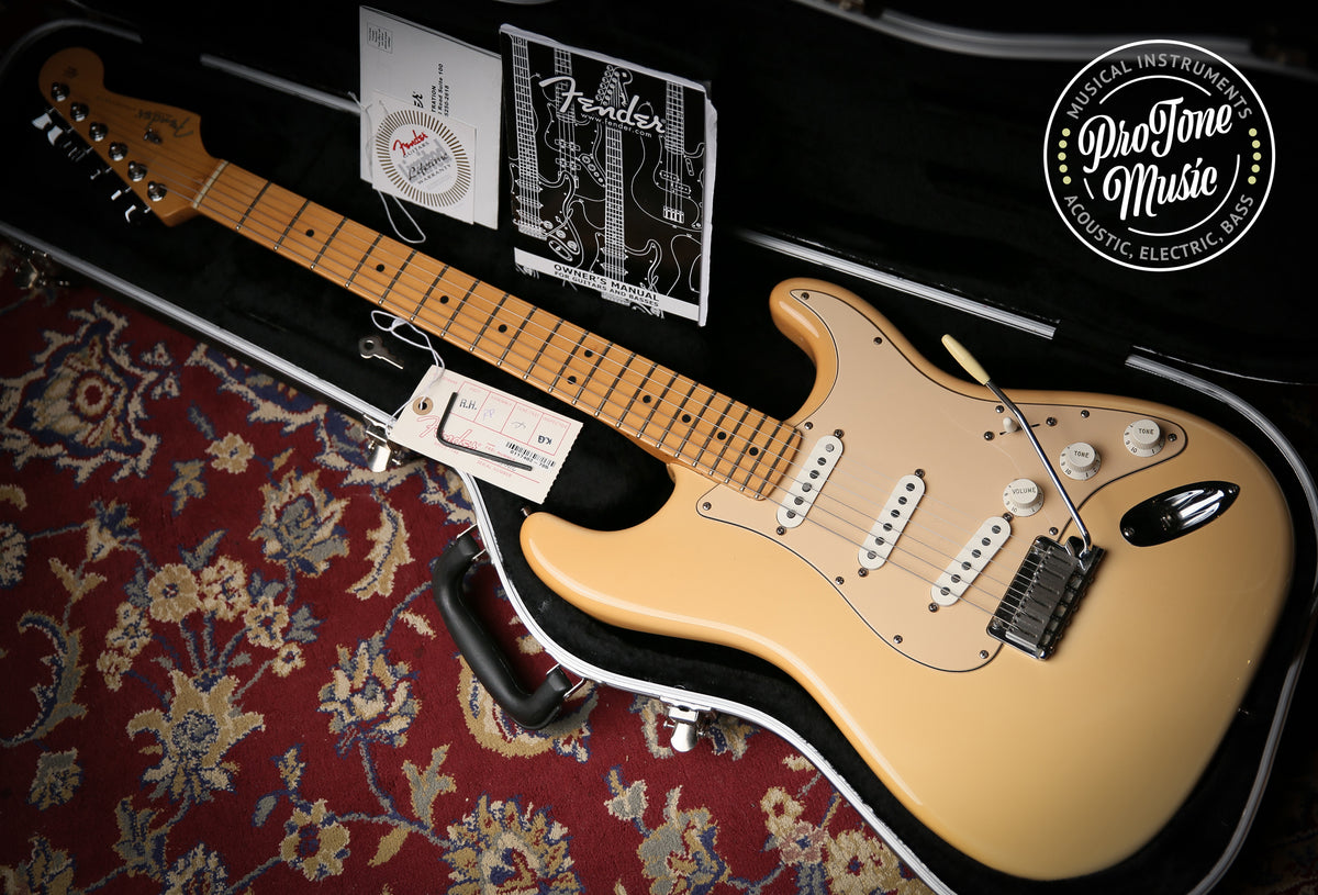 2005 Fender American Standard Stratocaster &amp; Fender Case