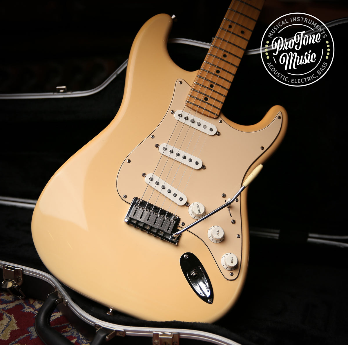 2005 Fender American Standard Stratocaster &amp; Fender Case