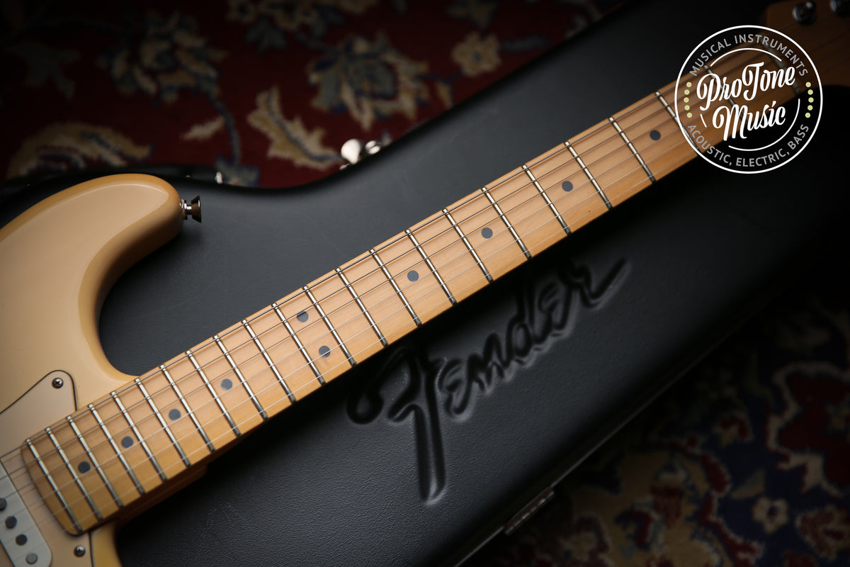 2005 Fender American Standard Stratocaster &amp; Fender Case