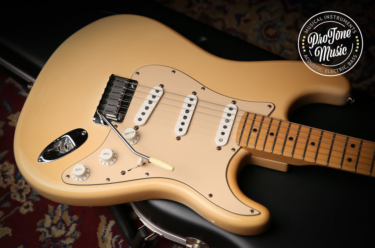 2005 Fender American Standard Stratocaster &amp; Fender Case