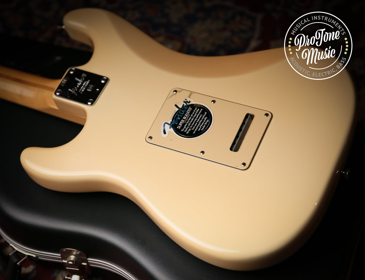 2005 Fender American Standard Stratocaster &amp; Fender Case