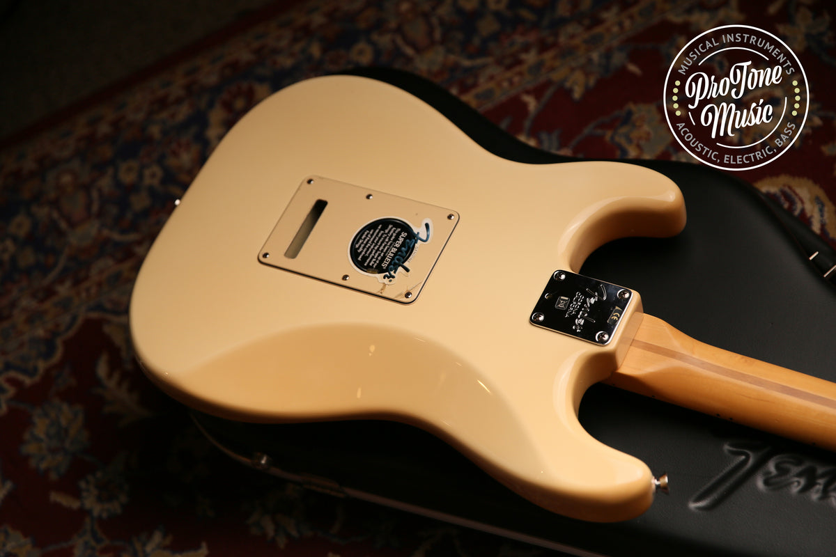 2005 Fender American Standard Stratocaster &amp; Fender Case