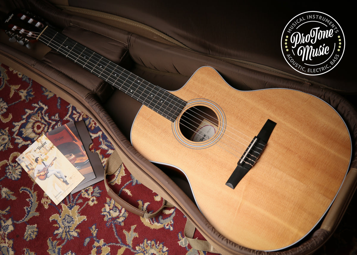 Taylor 214CE-N Natural Satin &amp; Taylor Gig Bag
