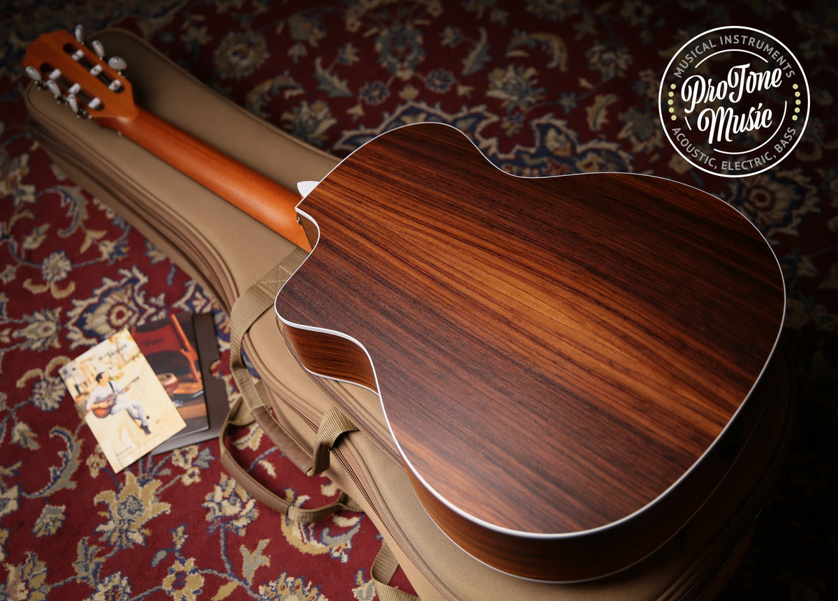 Taylor 214CE-N Natural Satin &amp; Taylor Gig Bag