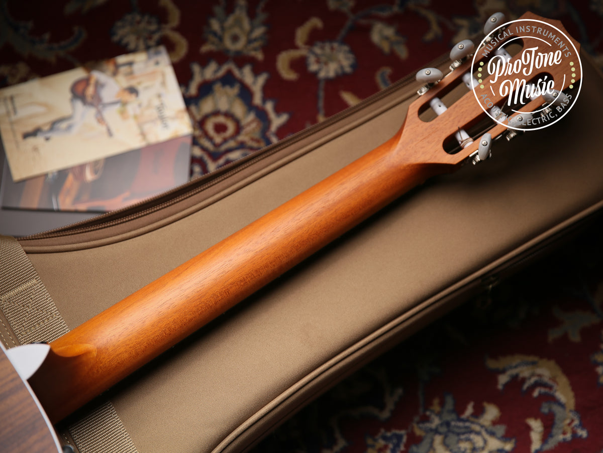 Taylor 214CE-N Natural Satin &amp; Taylor Gig Bag