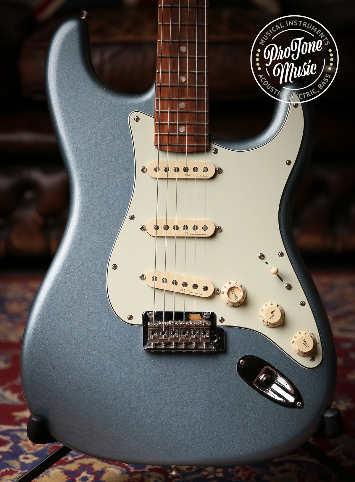 2020 Fender Deluxe Roadhouse Stratocaster Mystic Ice Blue
