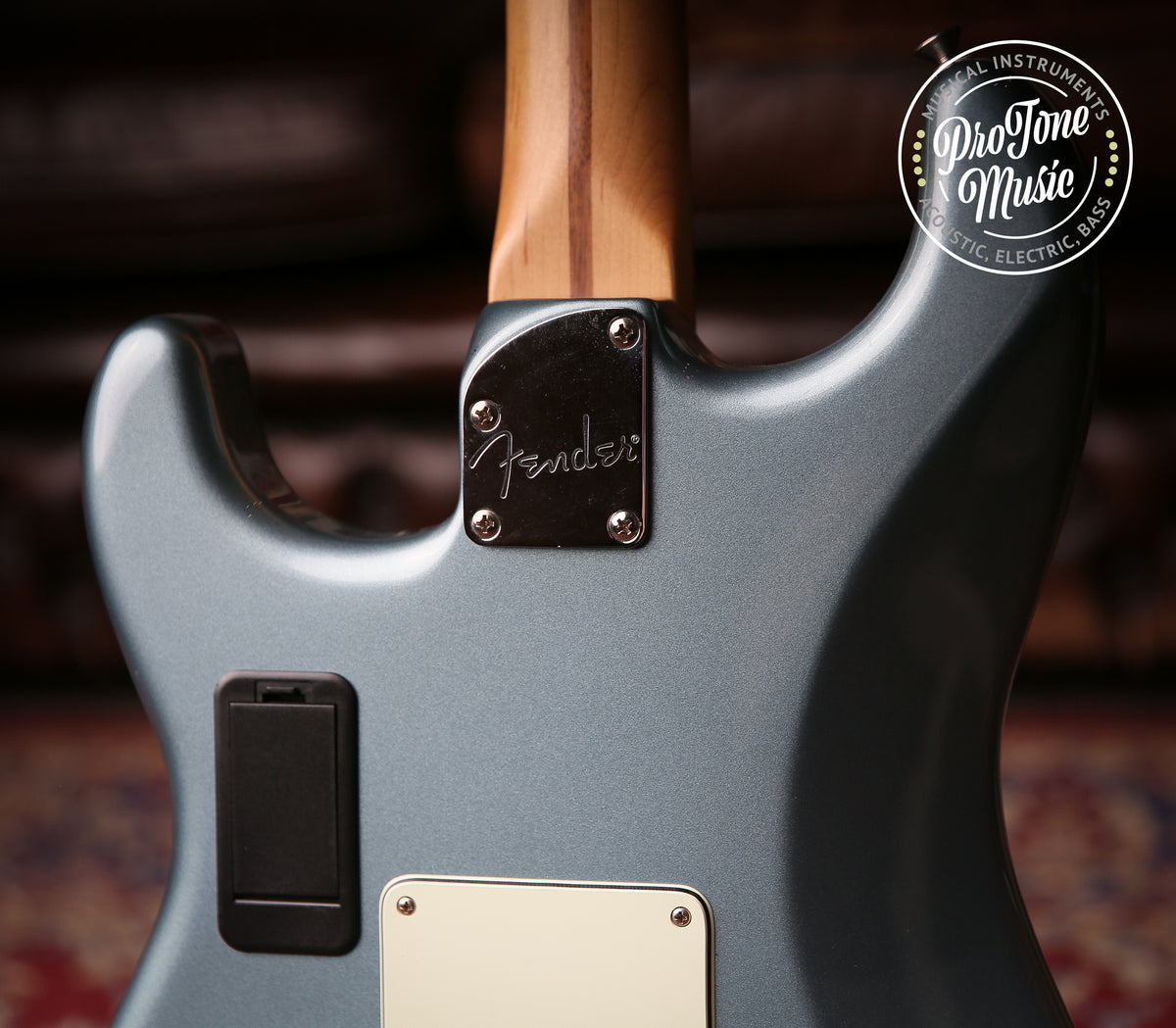 2020 Fender Deluxe Roadhouse Stratocaster Mystic Ice Blue
