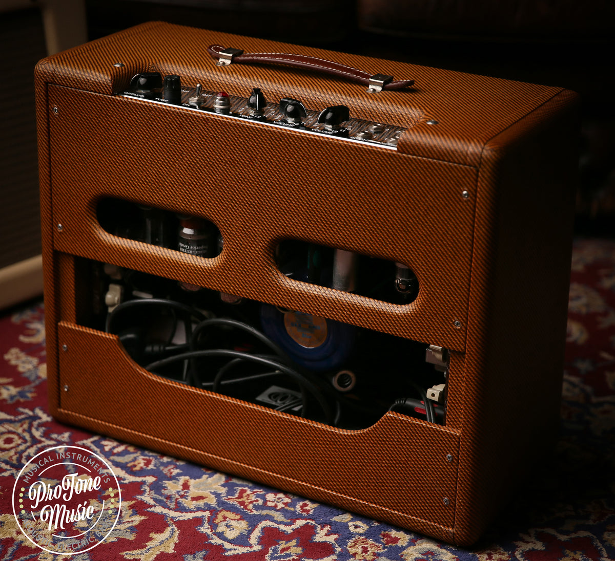 Lazy J 20 Watt Valve Amplifier Lacquered Tweed Finish - ProTone Music