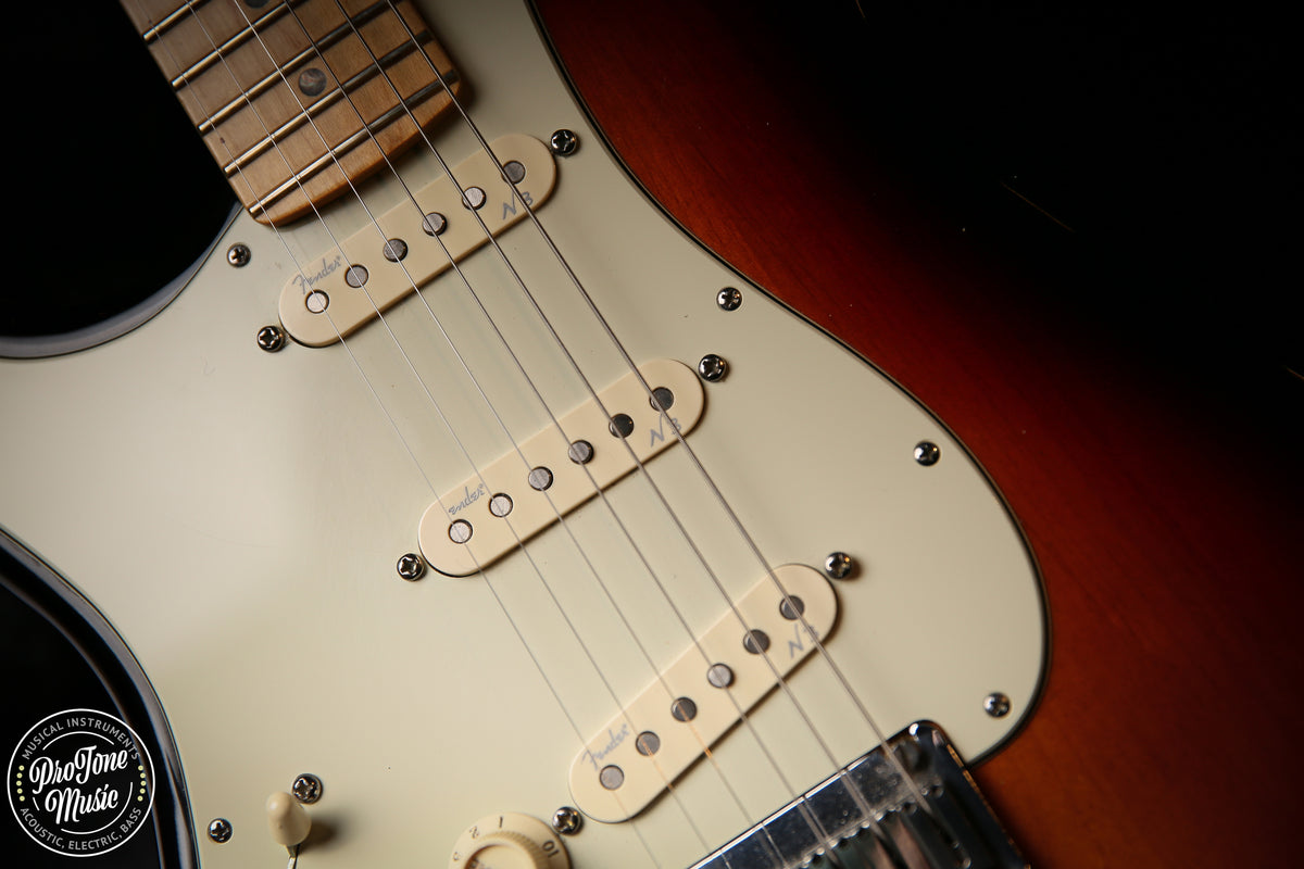 2011 Fender American Deluxe Stratocaster Left Handed 3 Colour Sunburst