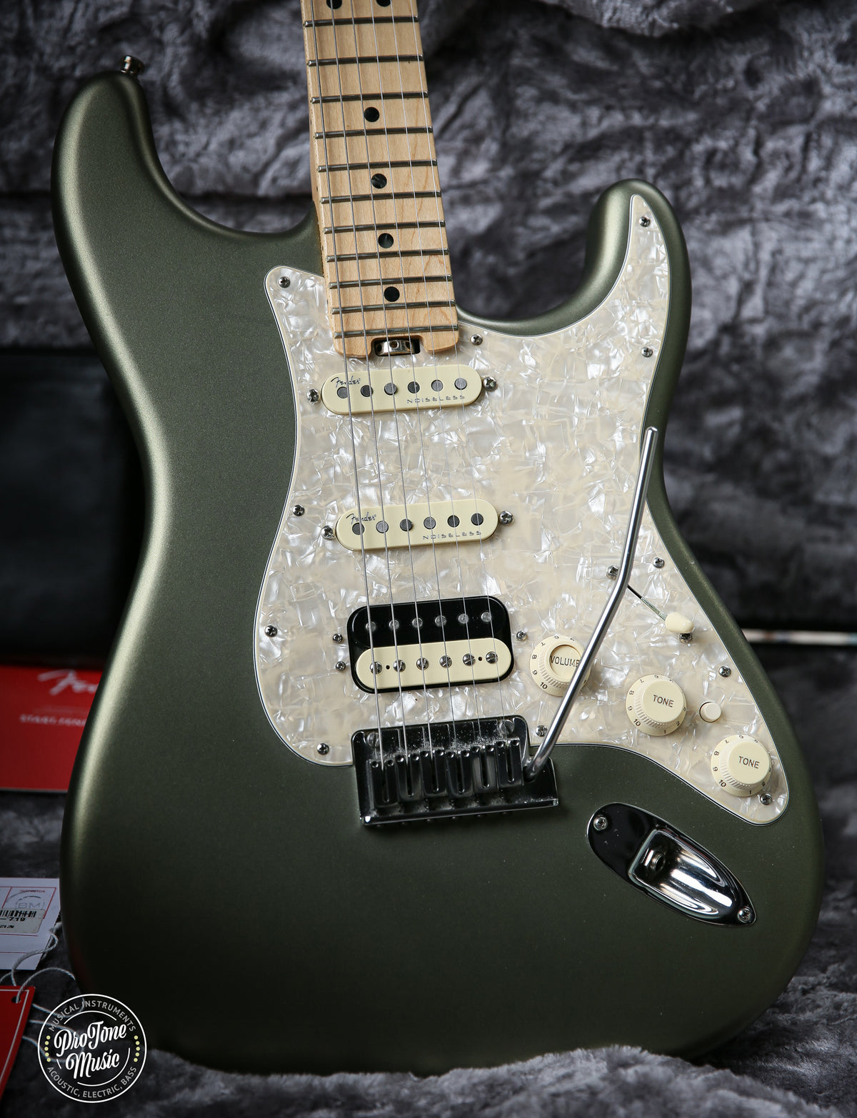 2018 Fender American Elite Stratocaster Satin Jade Pearl