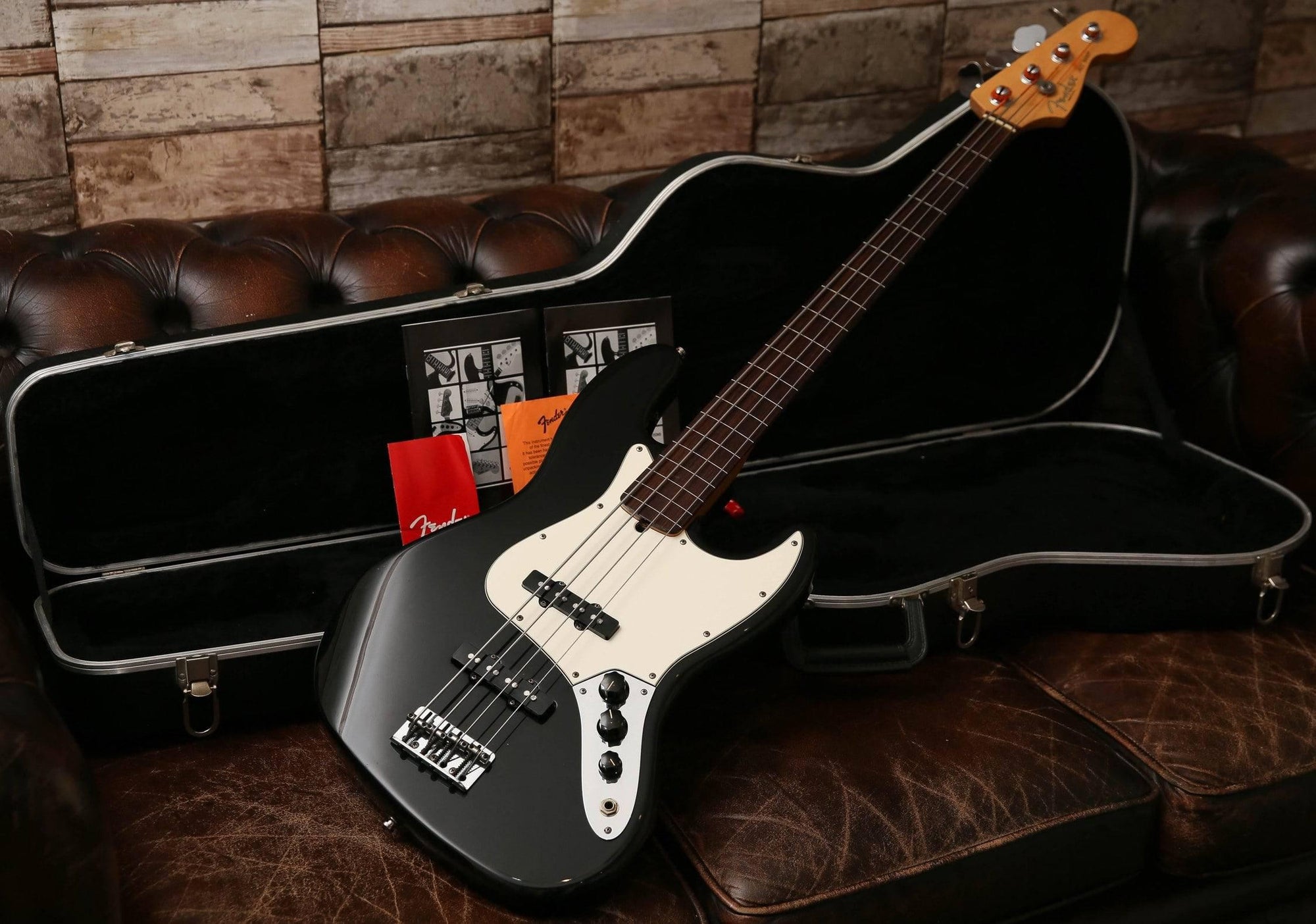 1999 Fender American Standard Fretless Jazz Bass Black & Red Label Case - ProTone Music